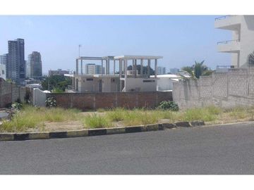 Terreno en venta en lomas de barbasquillo zona sur Manta