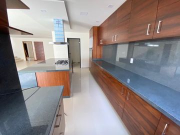 Estrene casa moderna en privada de 4 casas