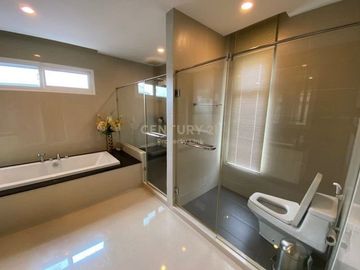 House for sale, luxury project, Laddarom Elegance Ratchaphruk &ndash; Rattanathibet, next to Denla Kindergarten / 38-HH-64033