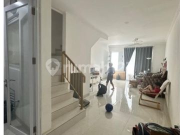 Rumah Cantik 3 Lantai Siap Huni Palm Blossom Taman Surya