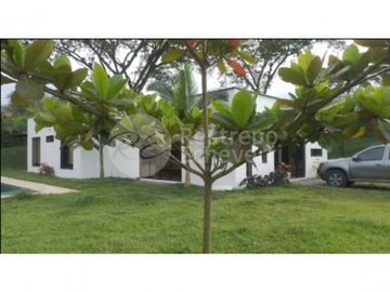 Casa en arriendo en conjunto campestre Makadamia, Manizales