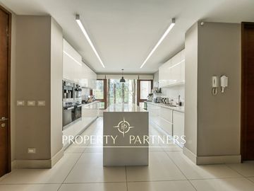 Espectacular Duplex con jardín en San Damián