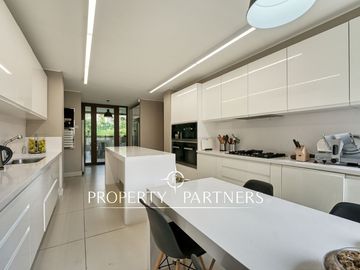 Espectacular Duplex con jardín en San Damián