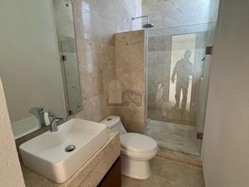 Casa EN VENTA en Fraccionamiento privado Monterra, San Luis Potosí