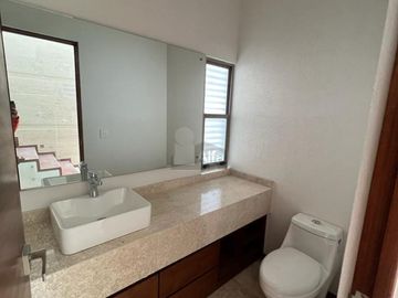 Casa EN VENTA en Fraccionamiento privado Monterra, San Luis Potosí
