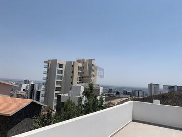 Casa EN VENTA en Fraccionamiento privado Monterra, San Luis Potosí