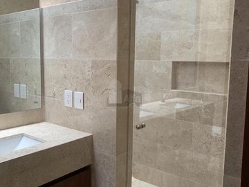 Casa EN VENTA en Fraccionamiento privado Monterra, San Luis Potosí