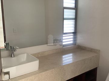 Casa EN VENTA en Fraccionamiento privado Monterra, San Luis Potosí