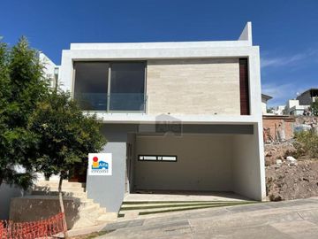 Casa EN VENTA en Fraccionamiento privado Monterra, San Luis Potosí
