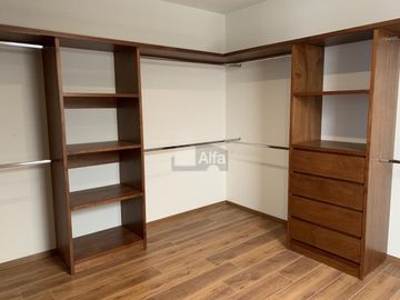 Casa EN VENTA en Fraccionamiento privado Monterra, San Luis Potosí