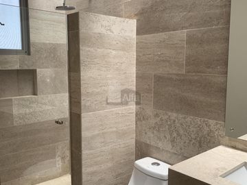 Casa EN VENTA en Fraccionamiento privado Monterra, San Luis Potosí