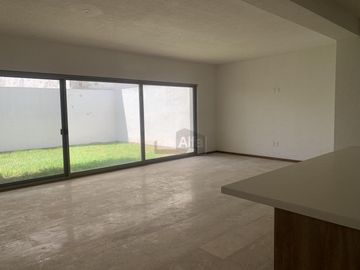 Casa EN VENTA en Fraccionamiento privado Monterra, San Luis Potosí