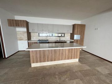 Casa EN VENTA en Fraccionamiento privado Monterra, San Luis Potosí