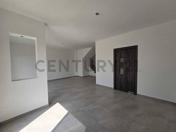 Venta Casa de Estreno en Urbanización Portón Del Rio  IvoZ