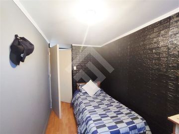 Se vende casa en La Florida de dos pisos, pareada por un la...
