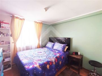 Se vende casa en La Florida de dos pisos, pareada por un la...