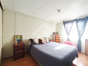 Se vende casa en La Florida de dos pisos, pareada por un la...