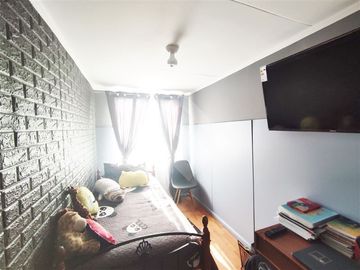 Se vende casa en La Florida de dos pisos, pareada por un la...