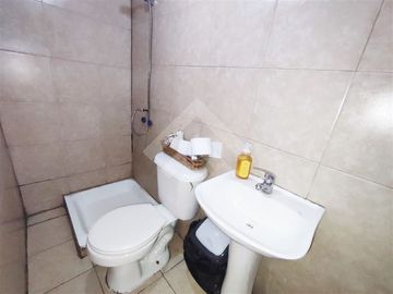 Se vende casa en La Florida de dos pisos, pareada por un la...
