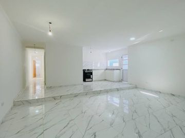 Casa en venta de 2 dormitorios c/ cochera en Centro