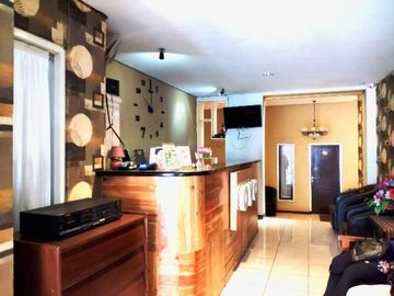 Guest House + Cafe 17 Kamar Luas 570 di Dinoyo kota Malang