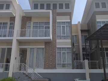 Rumah Minimalis 2LT di komplek Perumahan Mewah Manyaran