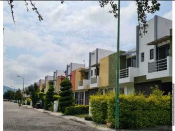 CASA EN VENTA EN ESQUINA CONDOMINIO VALLE ESMERALDA EMILIANO ZAPATA