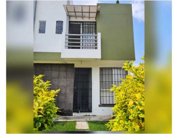 CASA EN VENTA EN ESQUINA CONDOMINIO VALLE ESMERALDA EMILIANO ZAPATA