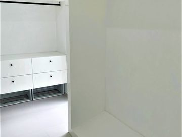 Hermosa una planta estilo moderno 5 rec 7 baños 2 autos alberca Zona Dorada
