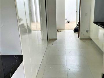 Hermosa una planta estilo moderno 5 rec 7 baños 2 autos alberca Zona Dorada