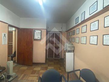 Venta oficina Santiago Estado Agustinas 2 privados un baño