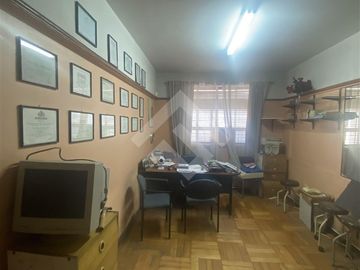Venta oficina Santiago Estado Agustinas 2 privados un baño