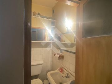 Venta oficina Santiago Estado Agustinas 2 privados un baño