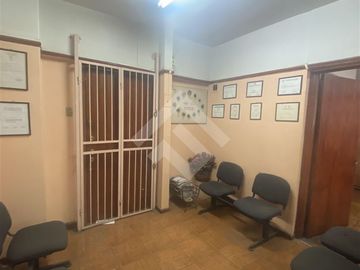 Venta oficina Santiago Estado Agustinas 2 privados un baño