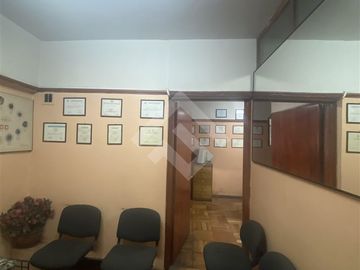 Venta oficina Santiago Estado Agustinas 2 privados un baño