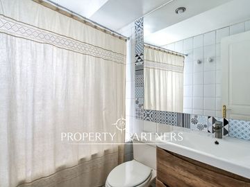 OPORTUNIDAD! BUEN TERRENO, ESTILO MEDITERRÁNEO. IDEAL PARA REMODELAR.