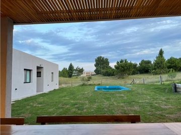 CASA EN VENTA EN COSTA ESMERALDA