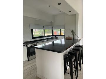 CASA EN VENTA EN COSTA ESMERALDA