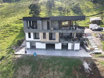 SE VENDE LOTE CON CASA EN LA VIA ARMENIA-CALARCA QUINDIO