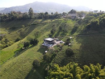 SE VENDE LOTE CON CASA EN LA VIA ARMENIA-CALARCA QUINDIO