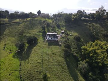 SE VENDE LOTE CON CASA EN LA VIA ARMENIA-CALARCA QUINDIO
