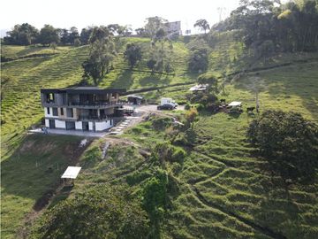 SE VENDE LOTE CON CASA EN LA VIA ARMENIA-CALARCA QUINDIO