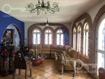 Venta de Casa estilo Mexicano Tradicional con 3 recámaras en calle Cuauhtémoc, Col. Puerto México, Coatzacoalcos, Veracruz.