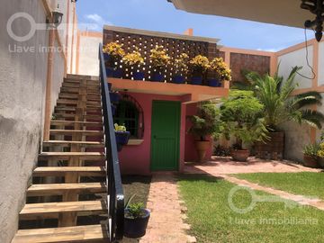 Venta de Casa estilo Mexicano Tradicional con 3 recámaras en calle Cuauhtémoc, Col. Puerto México, Coatzacoalcos, Veracruz.