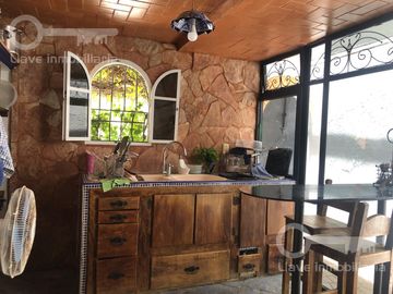 Venta de Casa estilo Mexicano Tradicional con 3 recámaras en calle Cuauhtémoc, Col. Puerto México, Coatzacoalcos, Veracruz.