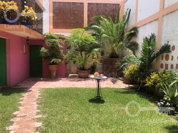 Venta de Casa estilo Mexicano Tradicional con 3 recámaras en calle Cuauhtémoc, Col. Puerto México, Coatzacoalcos, Veracruz.