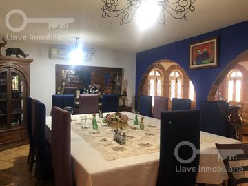 Venta de Casa estilo Mexicano Tradicional con 3 recámaras en calle Cuauhtémoc, Col. Puerto México, Coatzacoalcos, Veracruz.