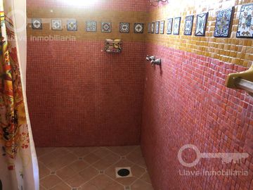 Venta de Casa estilo Mexicano Tradicional con 3 recámaras en calle Cuauhtémoc, Col. Puerto México, Coatzacoalcos, Veracruz.