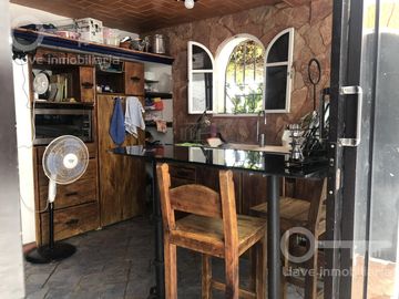 Venta de Casa estilo Mexicano Tradicional con 3 recámaras en calle Cuauhtémoc, Col. Puerto México, Coatzacoalcos, Veracruz.