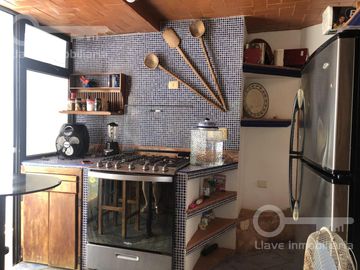 Venta de Casa estilo Mexicano Tradicional con 3 recámaras en calle Cuauhtémoc, Col. Puerto México, Coatzacoalcos, Veracruz.